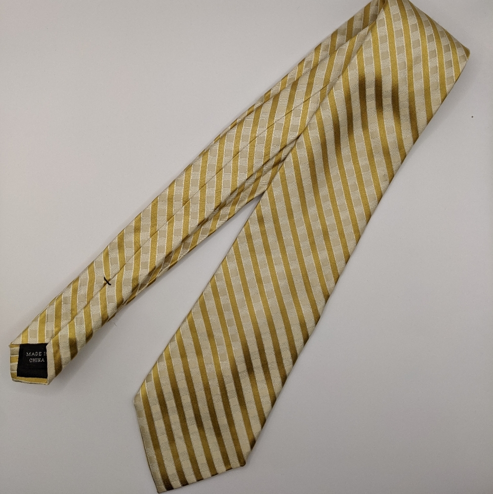 Arrow - Gold & Cream Diagonal Stripe Pattern Men's Neck Tie